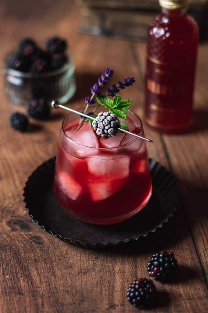 bramble gin cocktail
