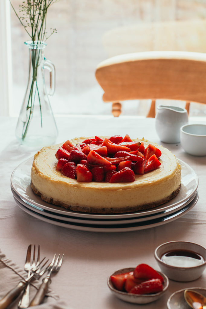 cheesecake with strawberries