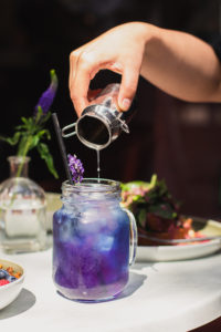 Linda Hermans Photography-Restaurant photography_lavender lemonade-1